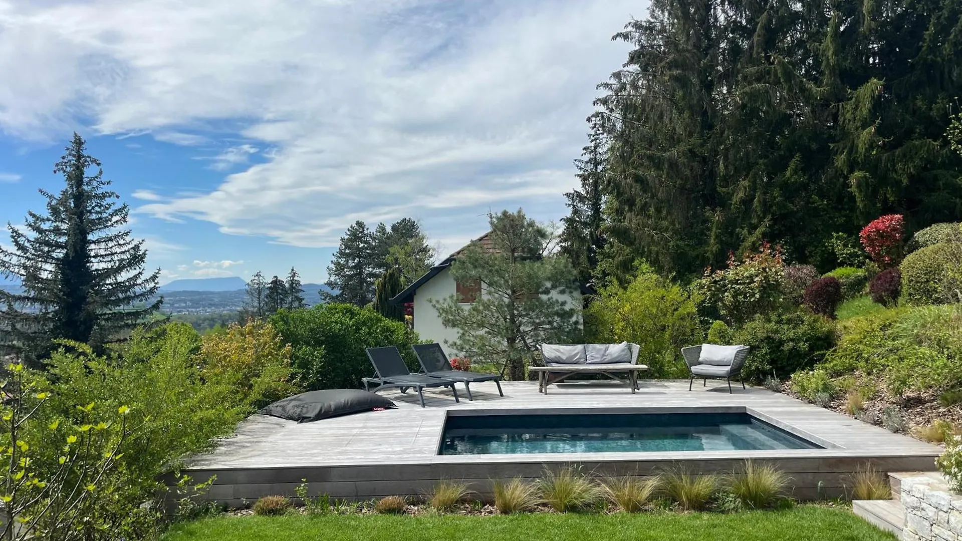 Maison En Bois Avec Piscine Chauffee Et Vue Panoramique Argonay 0*,  France